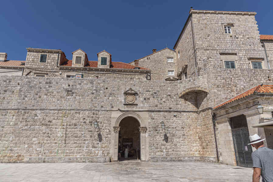 Croacia - Dubrovnik 061 - murallas de Dubrovnik - Puerta de Ponte